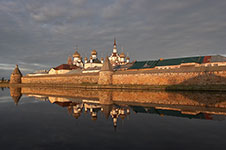 Соловецкий монастырь со стороны Святого озера. Август 2009 г.